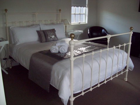 Calgary Accommodation & Killara Accommodation - Accommodation Whitsundays 1