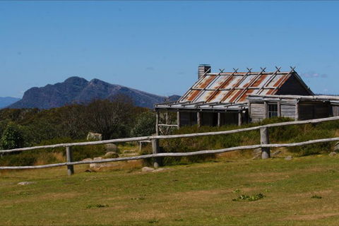 Australis 4WD Adventures - Accommodation Whitsundays 3