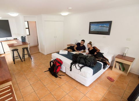 Base Airlie Beach Resort - Accommodation Whitsundays 0