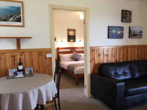 Promhills Cabins - Accommodation Whitsundays 10