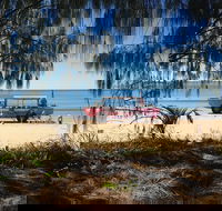 1770 Coastline Tour by LARC Amphibious Vehicle Including Picnic Lunch - Accommodation Whitsundays