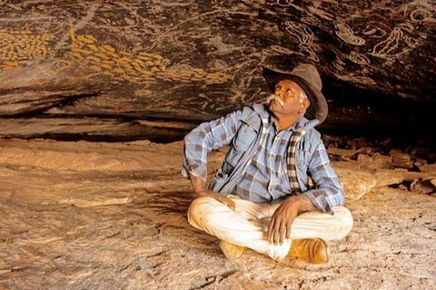 Cave Hill Aboriginal Cultural Experience From Ayers Rock - Accommodation Whitsundays 1
