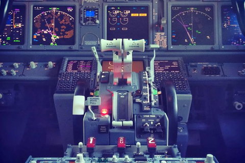 Airliner-737 - 60 MINS - Flight Simulator Experience - Accommodation Whitsundays 0