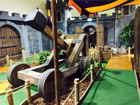 Mini Golf King - Accommodation Whitsundays 0