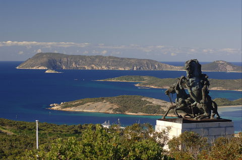 Padre White Lookout - Accommodation Whitsundays 1