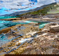 Singing Stones Beach - Accommodation Whitsundays