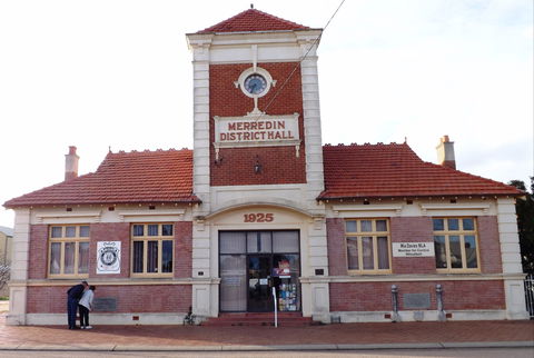 Merredin Town Hall - Accommodation Whitsundays 0