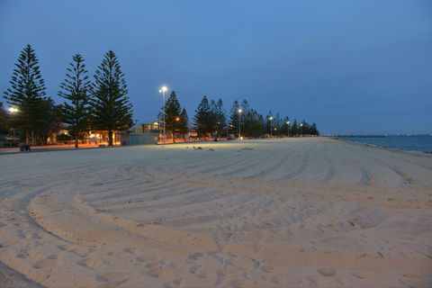 Altona Beach - Accommodation Whitsundays 1