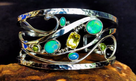 Australian Outback Opals - Accommodation Whitsundays 0