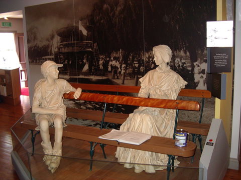 Golden City Paddle Steamer And Museum - Accommodation Whitsundays 2