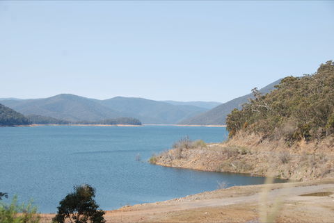 Dartmouth Dam Wall Picnic Area - Accommodation Whitsundays 2