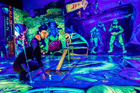 Glowing Rooms 3D Mini Golf - Accommodation Whitsundays 1