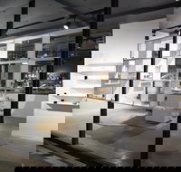 KIN Gallery - Accommodation Whitsundays