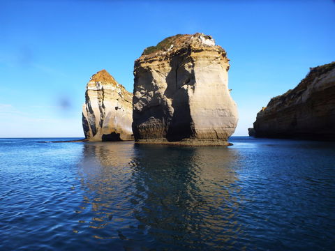 Twelve Apostles Marine National Park - Accommodation Whitsundays 1