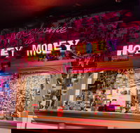 Holey Moley Charlestown - Accommodation Whitsundays