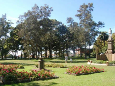 Memorial Gardens Bondi - Accommodation Whitsundays 0