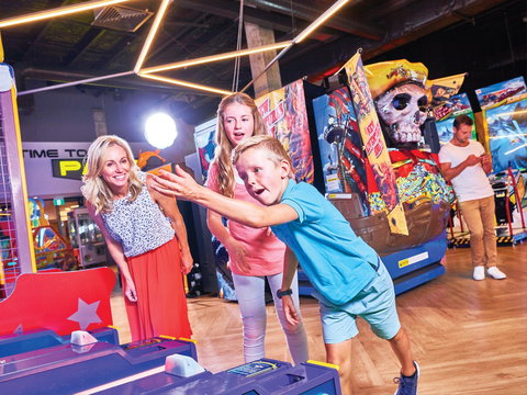 Timezone Coolangatta - Accommodation Whitsundays 1