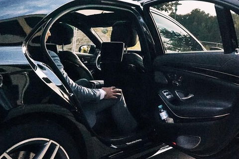 Departure Private Transfers: Adelaide To Adelaide Airport ADL In Business Car - Accommodation Whitsundays 4