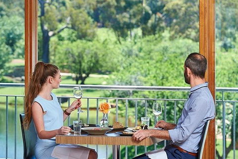 Romance Cruise + Scenic Tour + Beer Tasting + 3 Course Lunch + Hamper - Accommodation Whitsundays 3