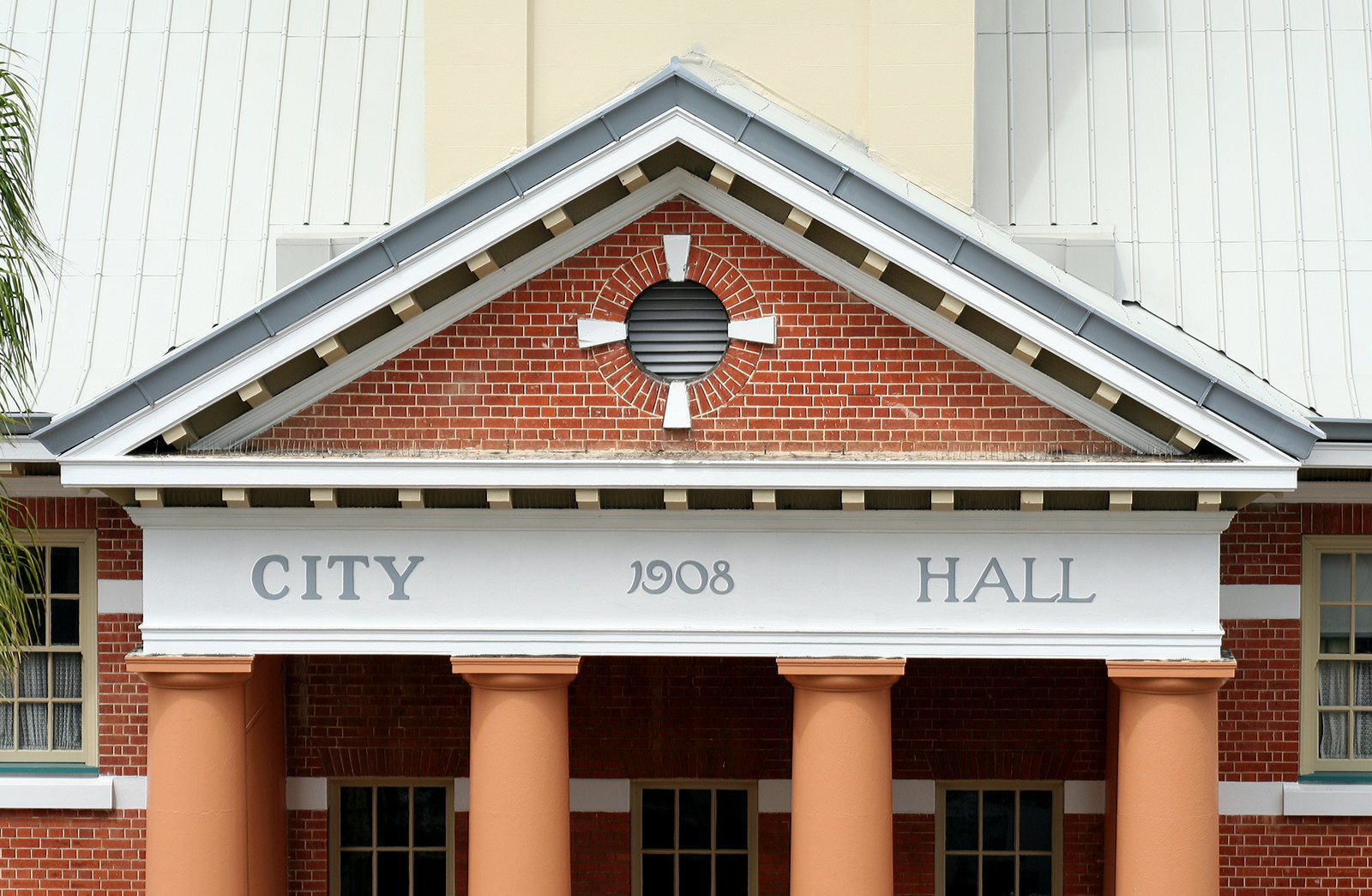 Tinana QLD Accommodation Whitsundays