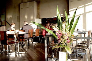 R Bar Restaurant Port Melbourne - Accommodation Whitsundays 0