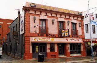 The Dog & Duck Ale House - Accommodation Whitsundays 0