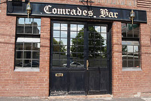 Comrades Bar - Accommodation Whitsundays 0