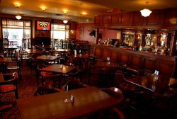 Gilroy's Hotel - Accommodation Whitsundays 0