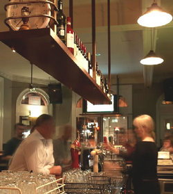 The Swan Hotel - Accommodation Whitsundays 1