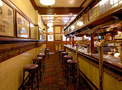 Fortune Of War Hotel - Accommodation Whitsundays 1