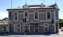 Southwark Hotel - Accommodation Whitsundays 1