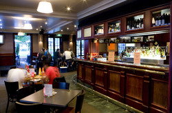 Ryans Paragon Hotel - Accommodation Whitsundays 1