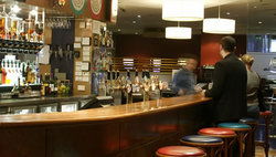 Off Broadway Hotel - Accommodation Whitsundays 2