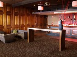 Daveys Hotel - Accommodation Whitsundays 2