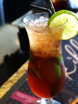 Glenelg Jetty Hotel - Accommodation Whitsundays 2