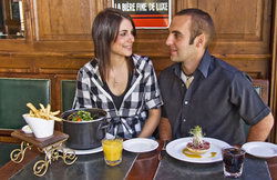 Holland Park Hotel - Accommodation Whitsundays 2