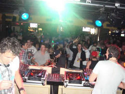 Swell Tavern - Accommodation Whitsundays 3