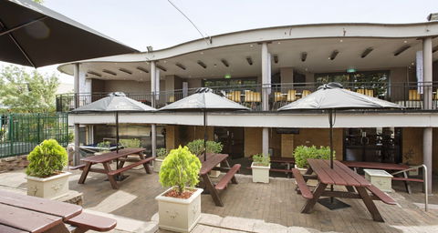 Castle Hill Tavern - Accommodation Whitsundays 1