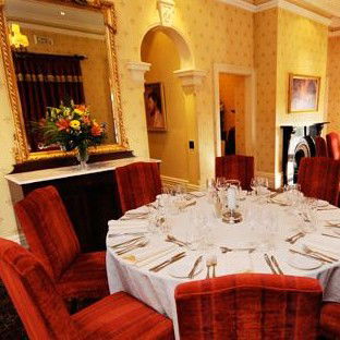 Old England Hotel - Accommodation Whitsundays 1