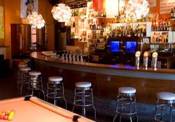 Crown And Sceptre Hotel - Accommodation Whitsundays 3