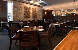 Stirling Hotel - Accommodation Whitsundays 2