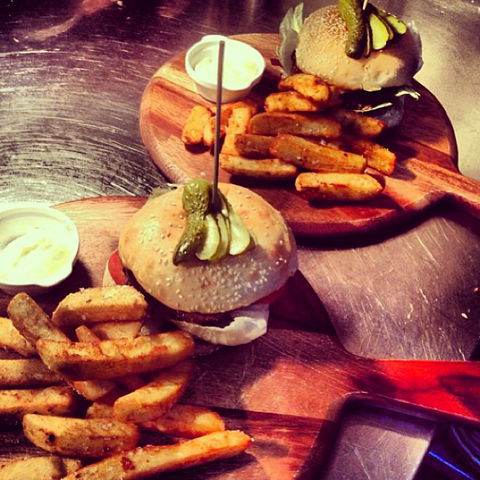 The Kentish Hotel - Accommodation Whitsundays 2