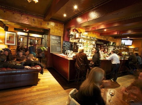 Provincial Hotel - Accommodation Whitsundays 5