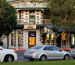 The Wellington Hotel - Accommodation Whitsundays 0