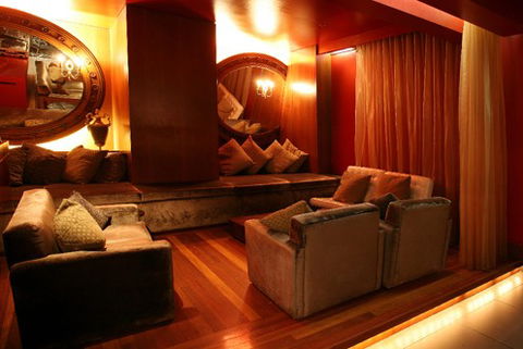 The Longroom - Accommodation Whitsundays 1