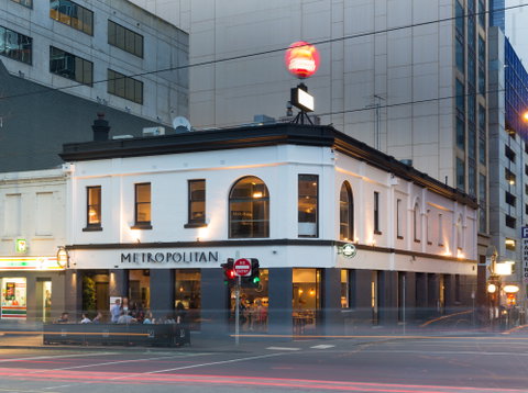 Metropolitan Hotel - Accommodation Whitsundays 1