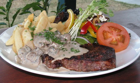 Fairways Tavern - Accommodation Whitsundays 1