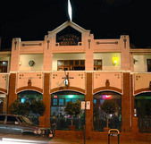 Victoria Park Hotel - Accommodation Whitsundays