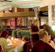 Domanis Cafe Restaurant Bar - Accommodation Whitsundays