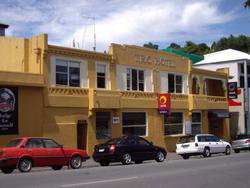 TRC Hotel - Accommodation Whitsundays 1